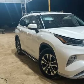 Toyota Highlander 2022