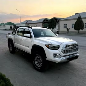 Toyota Tacoma 2018