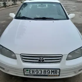 Toyota Camry 2001