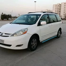 Toyota Sienna 2008