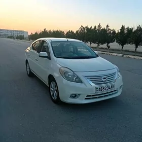 Nissan Sunny 2012