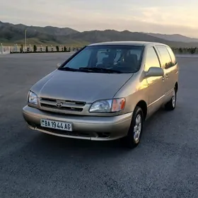 Toyota Sienna 2000