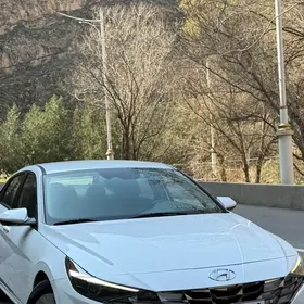 Hyundai Elantra 2021