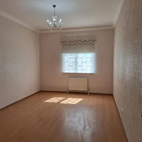 Мир  8 2 комн. 1 эт.