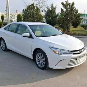 Toyota Camry 2017
