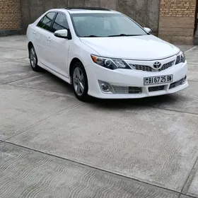 Toyota Camry 2013