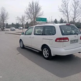 Toyota Sienna 2000