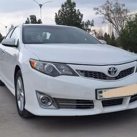 Toyota Camry 2013