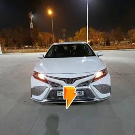Toyota Camry 2021
