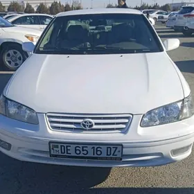 Toyota Camry 2000