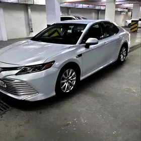 Toyota Camry 2018