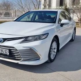 Toyota Camry 2021