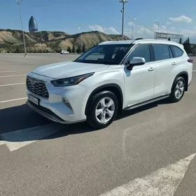 Toyota Highlander 2022