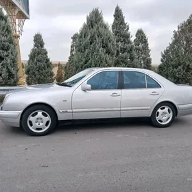 Mercedes-Benz E320 1999