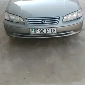 Toyota Camry 2001