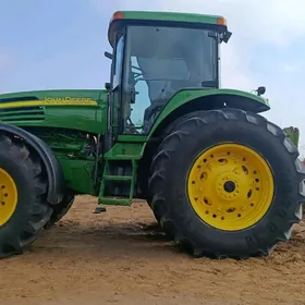John Deere 2005