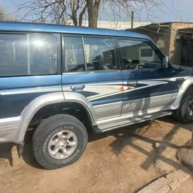 Mitsubishi Pajero 1995