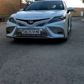 Toyota Camry 2018