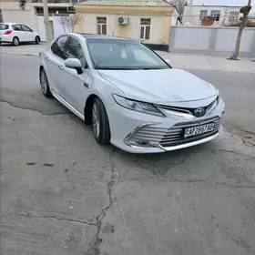 Toyota Camry 2018