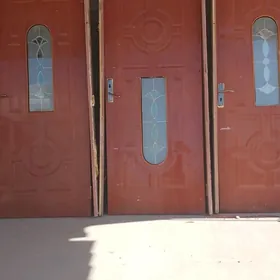 öýden aýrylan gapylar