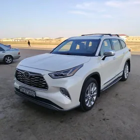 Toyota Highlander 2021