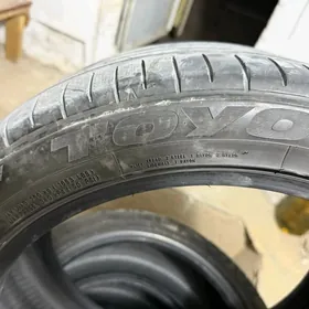 toyo 235,45,18