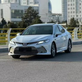Toyota Camry 2022