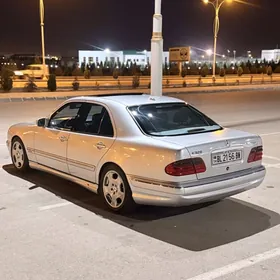 Mercedes-Benz E320 2001