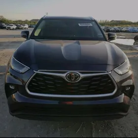 Toyota Highlander 2021