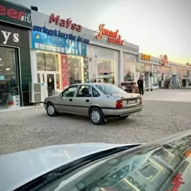Opel Vectra 1990
