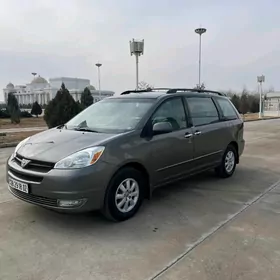 Toyota Sienna 2004