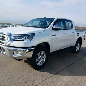 Toyota Hilux 2025