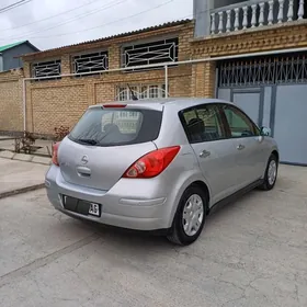 Nissan Versa 2010