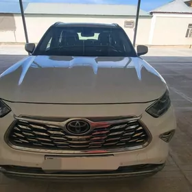 Toyota Highlander 2022