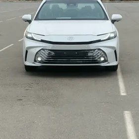 Toyota Camry 2025