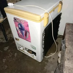 morozilnik/холодильник