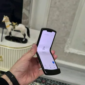 Motorolla  Razr 2020  8/128GB
