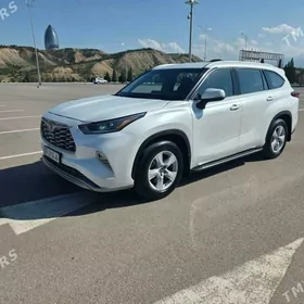 Toyota Highlander 2022