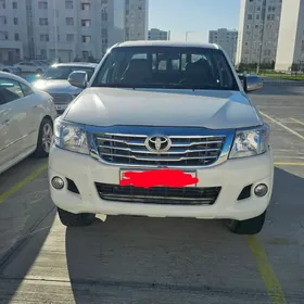 Toyota Hilux 2014