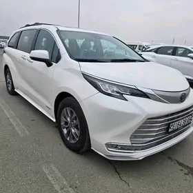 Toyota Sienna 2021
