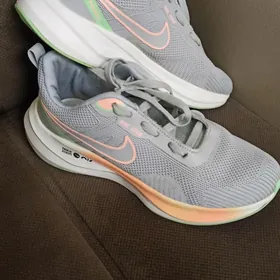 кроссовки женские