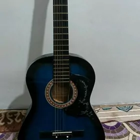 Gitara ÿamaha