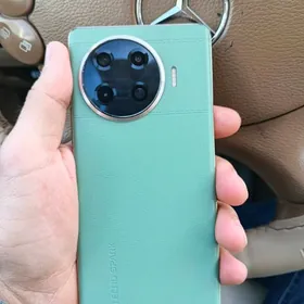 tecno spark 20 pro plus