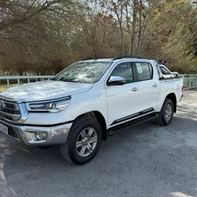Toyota Hilux 2025