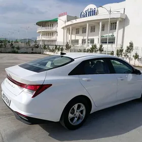 Hyundai Elantra 2023