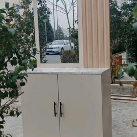 TRIMO,,,,,, MANIKURNYÝ STOL