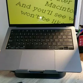 macbook m2 pro makbuk