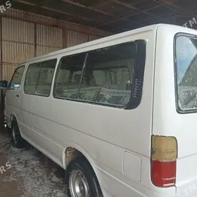Toyota Hiace 2002