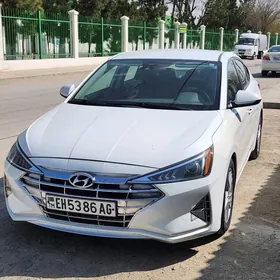 Hyundai Elantra 2019
