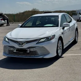 Toyota Camry 2018